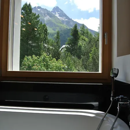 Chesa La Montanella - Ferienwohnung, Apartman