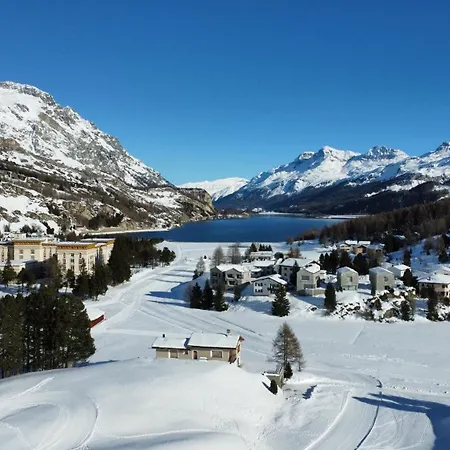 Chesa La Montanella - Ferienwohnung, * Maloja