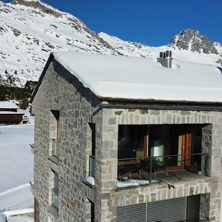 Chesa La Montanella - Ferienwohnung,