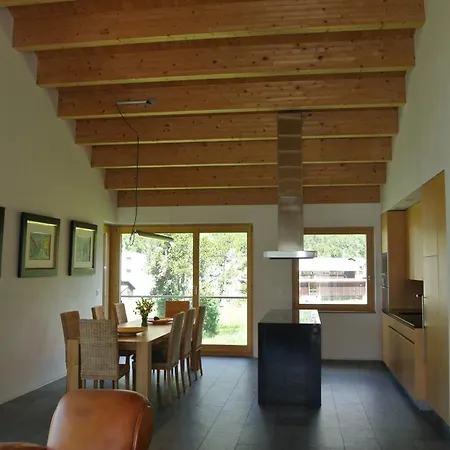 Apartment Chesa La Montanella - Ferienwohnung,