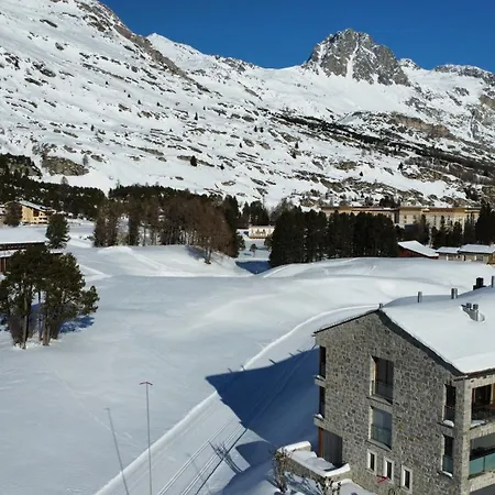 Apartment Chesa La Montanella - Ferienwohnung,