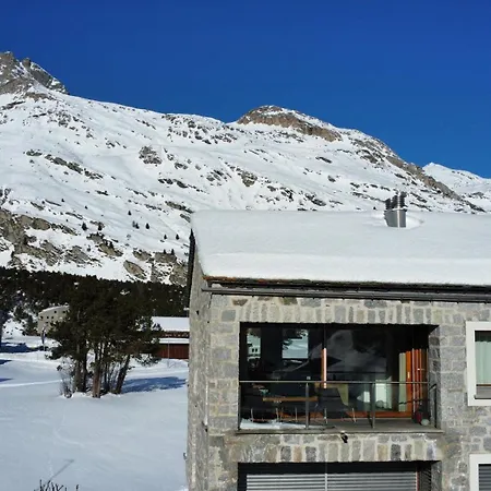 Apartment Chesa La Montanella - Ferienwohnung, Maloja